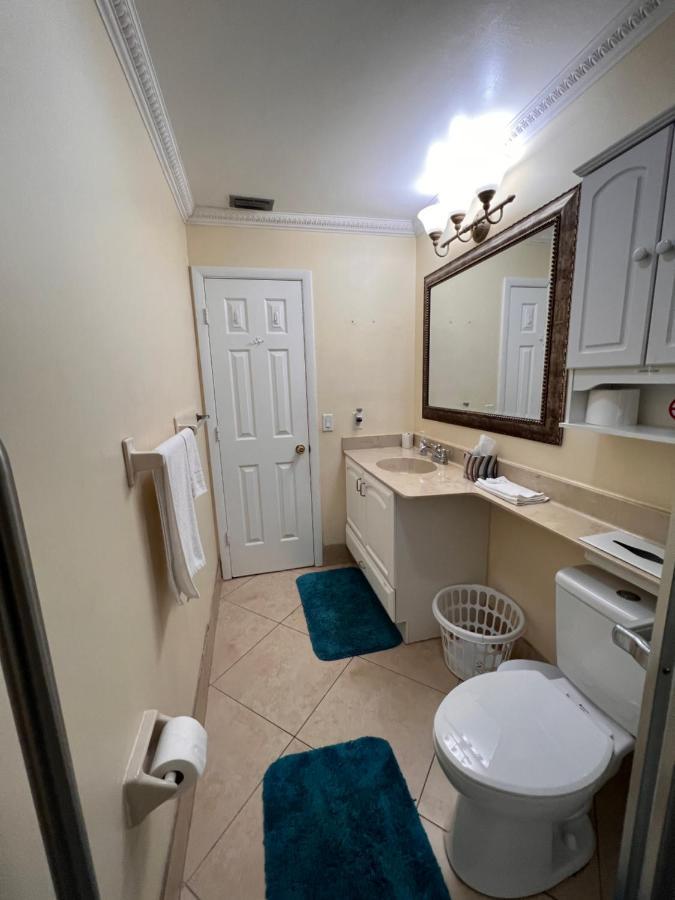 Entire Single Family Home 3 Bed 2 Bath In Water Front Big Cozy Back Yard View Coconut Creek Extérieur photo