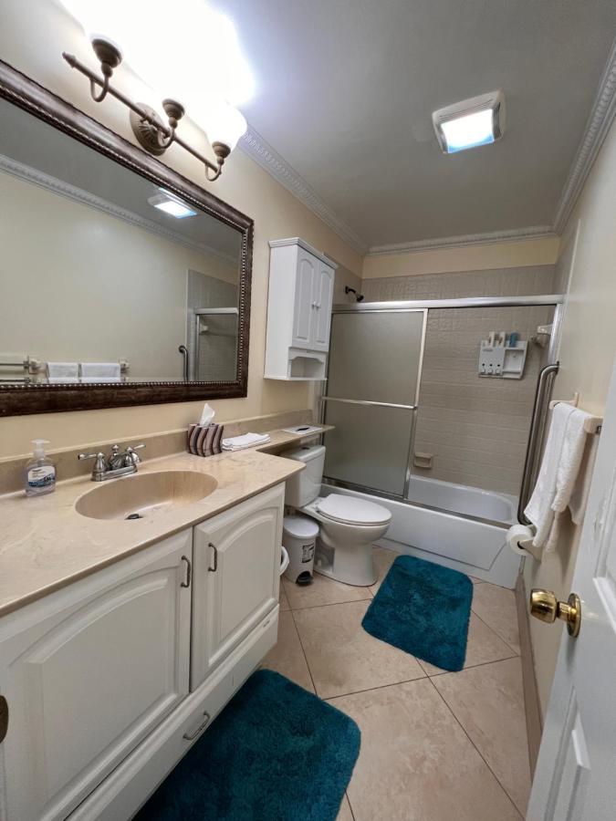 Entire Single Family Home 3 Bed 2 Bath In Water Front Big Cozy Back Yard View Coconut Creek Extérieur photo