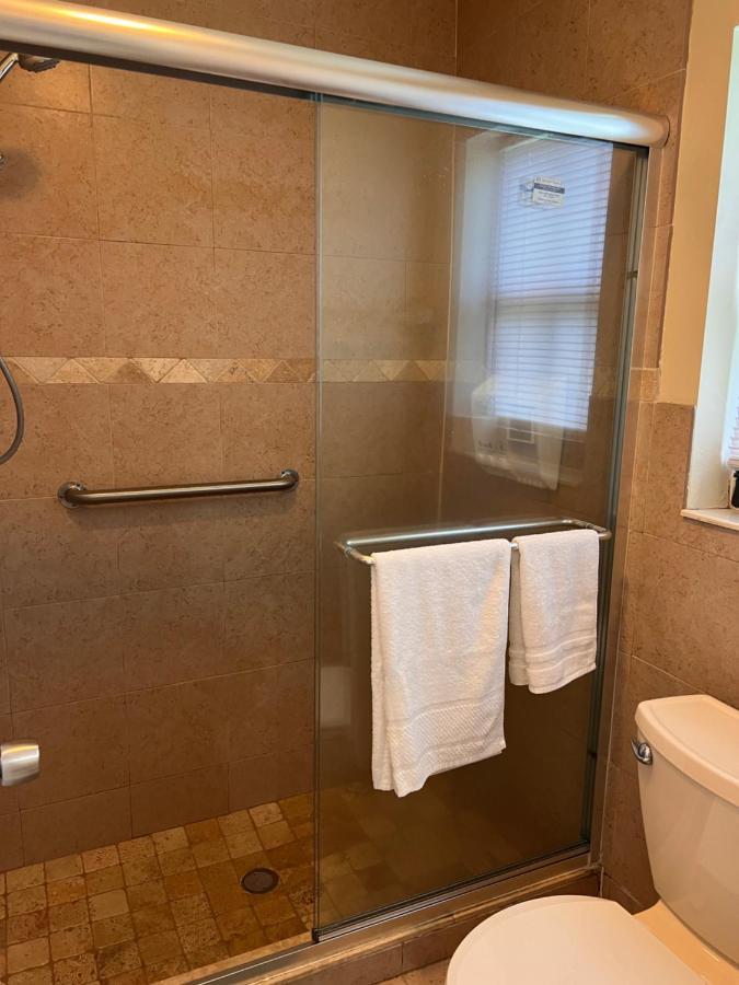 Entire Single Family Home 3 Bed 2 Bath In Water Front Big Cozy Back Yard View Coconut Creek Extérieur photo