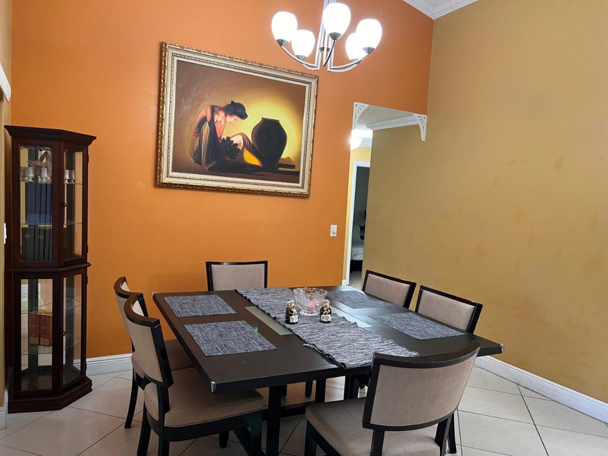 Entire Single Family Home 3 Bed 2 Bath In Water Front Big Cozy Back Yard View Coconut Creek Extérieur photo