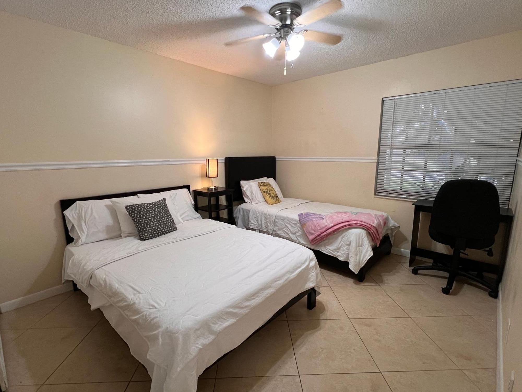 Entire Single Family Home 3 Bed 2 Bath In Water Front Big Cozy Back Yard View Coconut Creek Extérieur photo