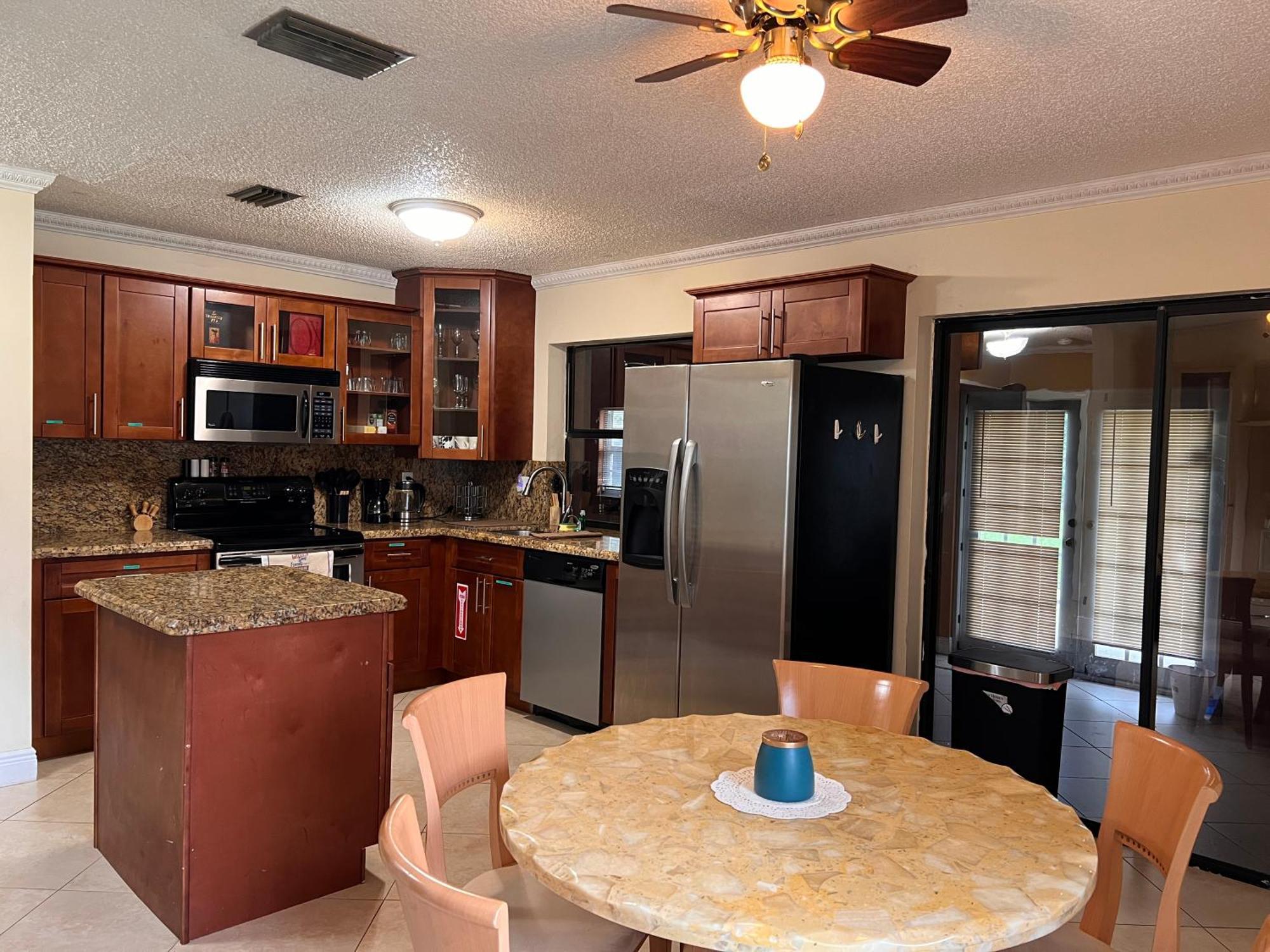 Entire Single Family Home 3 Bed 2 Bath In Water Front Big Cozy Back Yard View Coconut Creek Extérieur photo